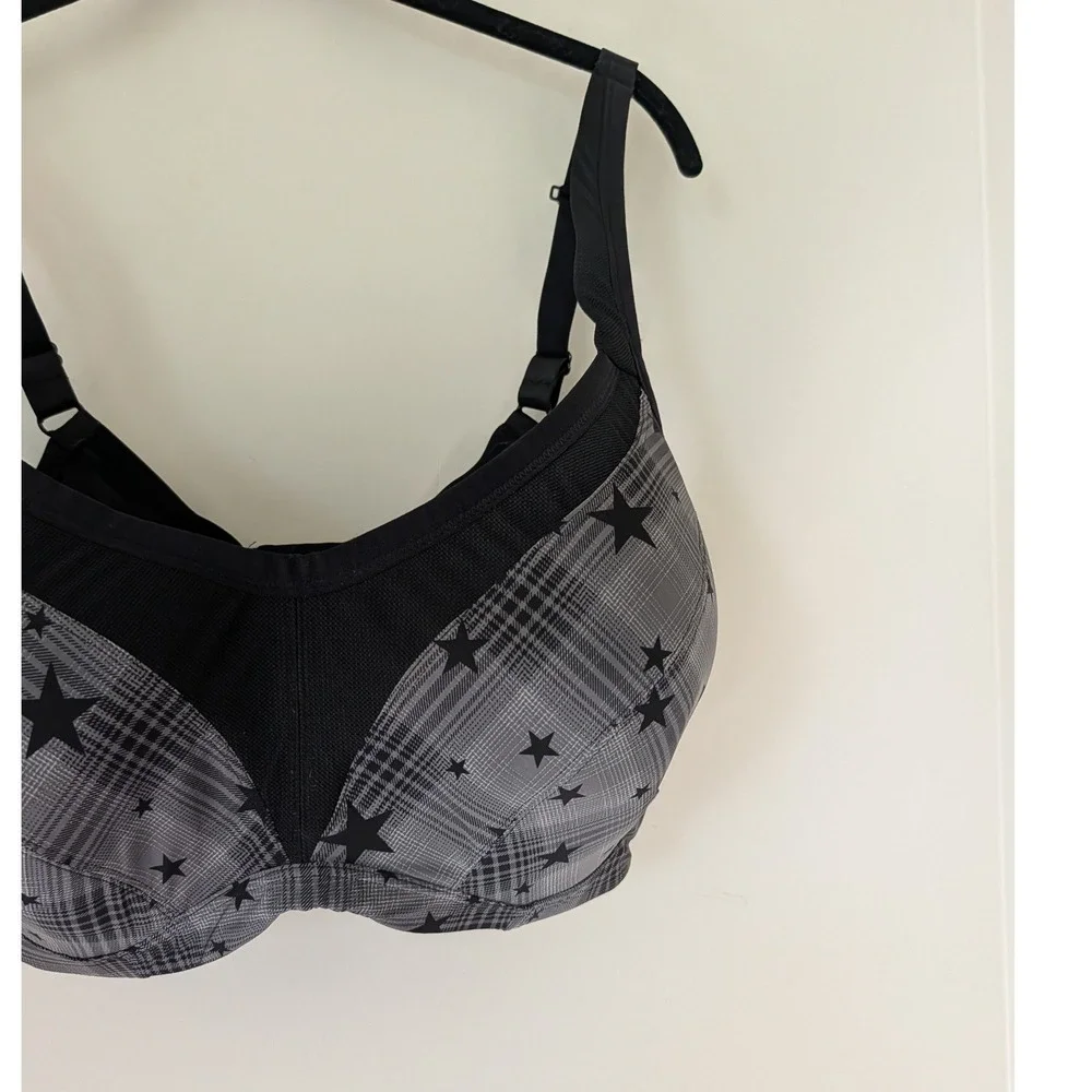 Torrid Active Plaid Star Print Underwire Sports Bra Grey Black 44F Mid Impact
